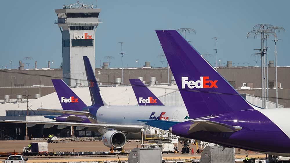Ações da FedEx caem com resultados mistos e orientação suave