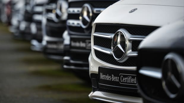 Rival de luxo da Tesla, Mercedes Benz tem notícias desanimadoras sobre seus veículos elétricos